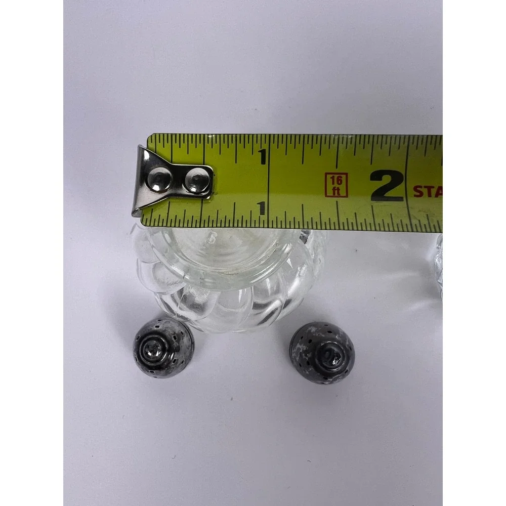 Vintage Glass Salt Pepper Shakers Set Silver Tone‎ Metal Caps Ornate Etched